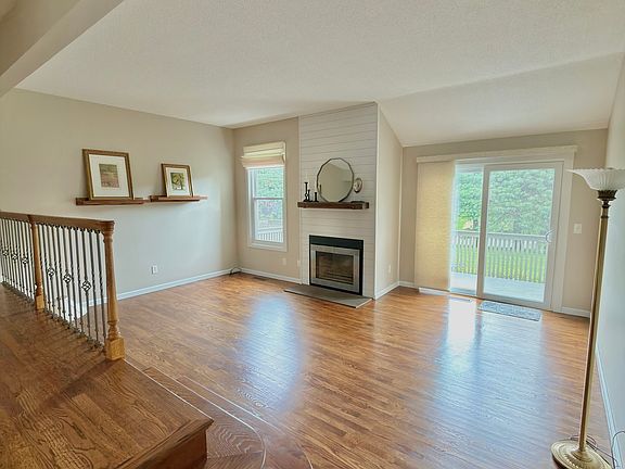 5th image of 243 Metacomet Drive #243