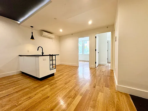 10 Lexington Ave #1I Photo 1