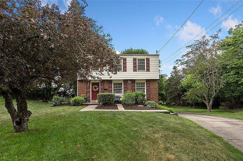 1st image of 25 Black Oak Dr