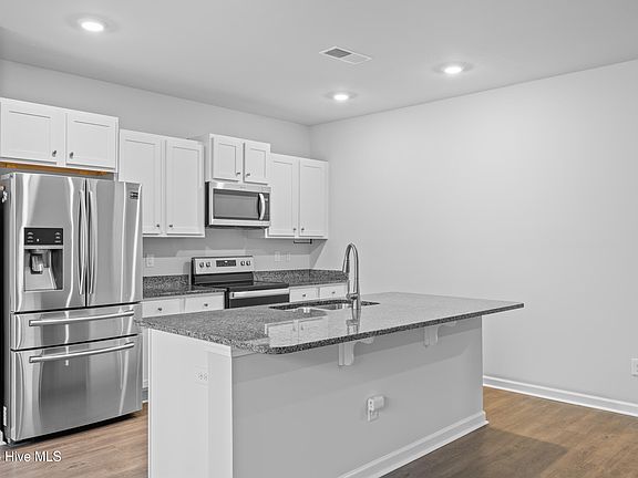 3rd image of 208 Airlie Vista Lane