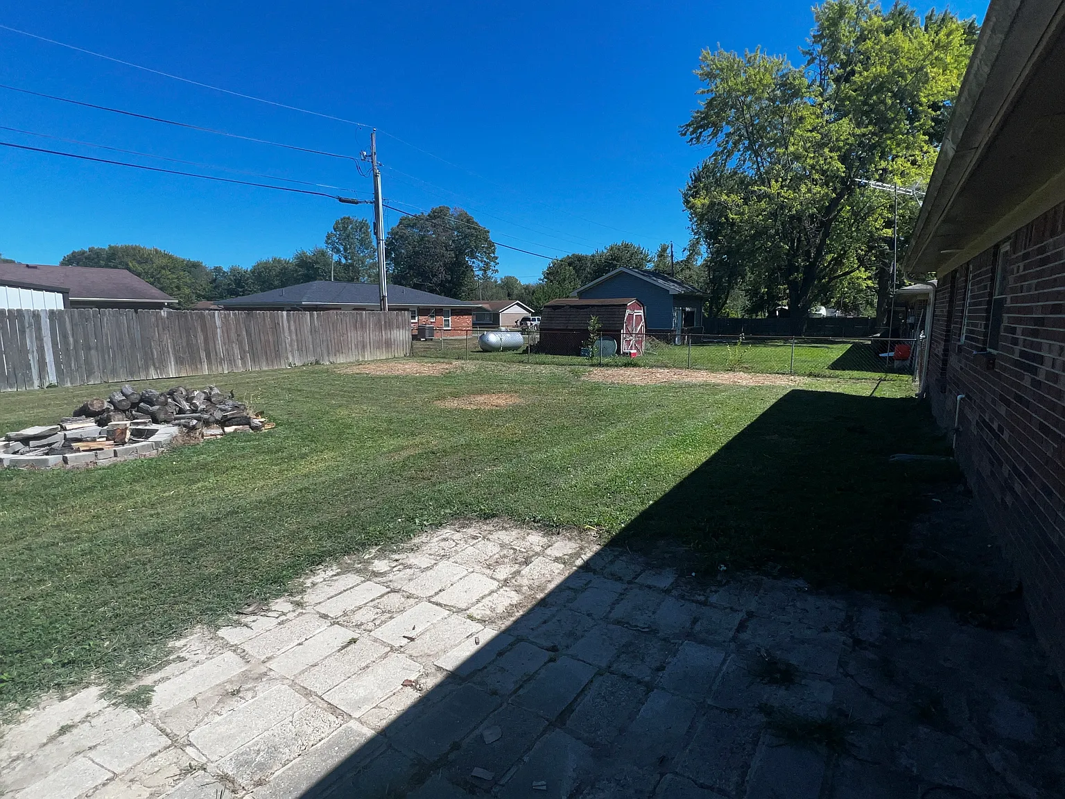 202 Glendale Dr — Photo 4