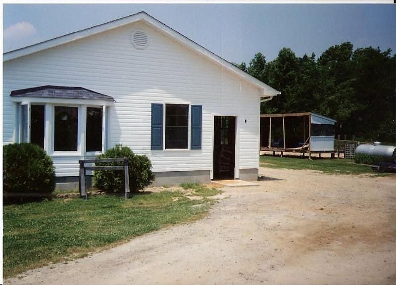 2nd image of 2209 Lockwood Chapel Rd