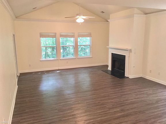 New laminate hdwds throughout!
