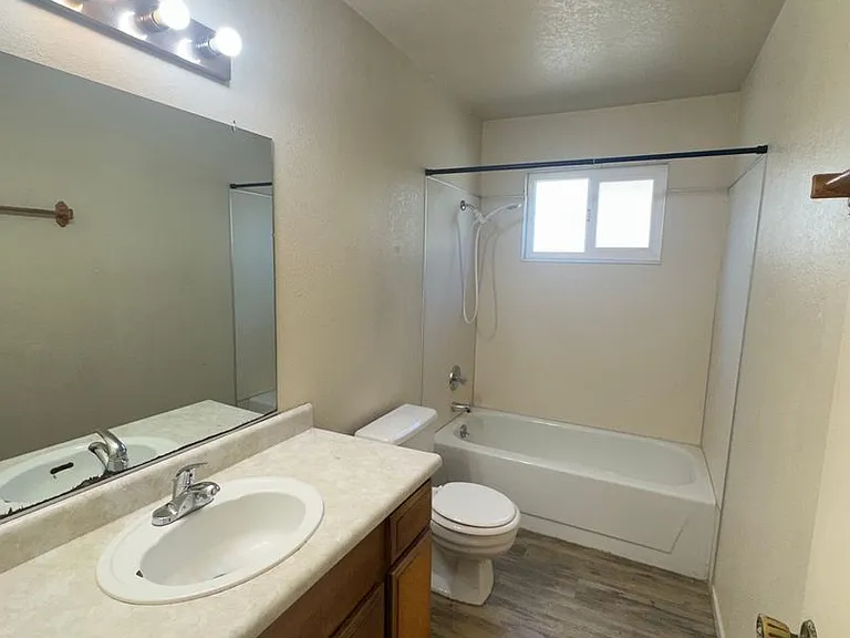 1120 Melton Dr — Photo 5
