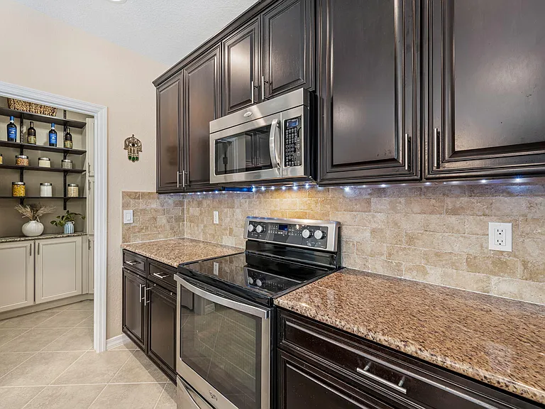 10652 Ivanhoe Ln — Photo 24