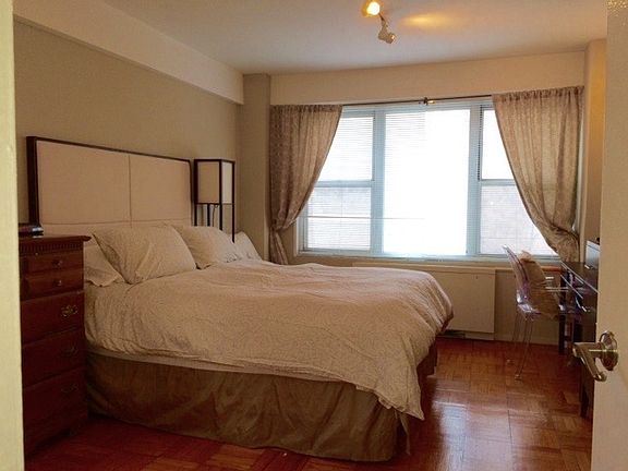 4th image of 33 Greenwich Ave #5J