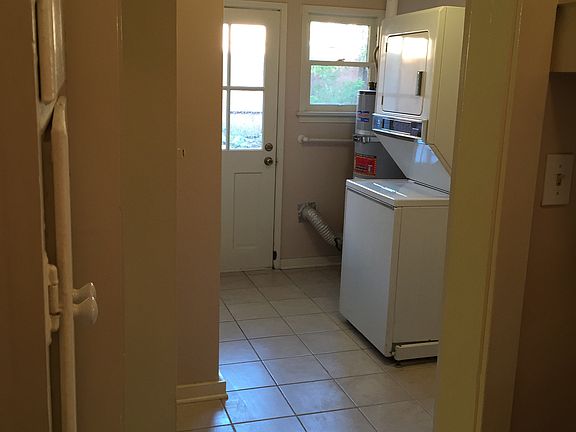 4th image of 2503 Montrose Ave
