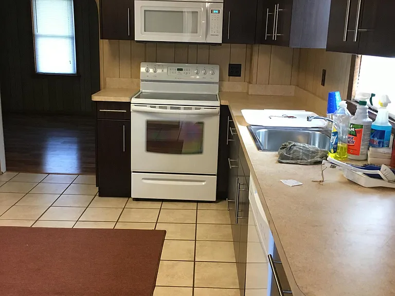 210 Somerset Ave — Photo 7
