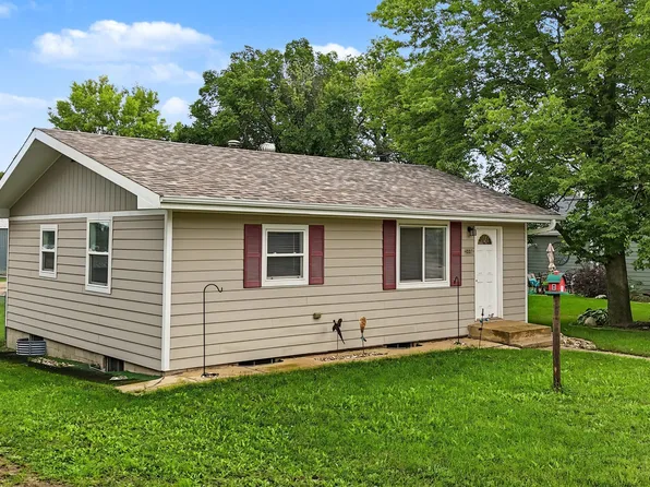 227 E 4th St, Parker, SD 57053