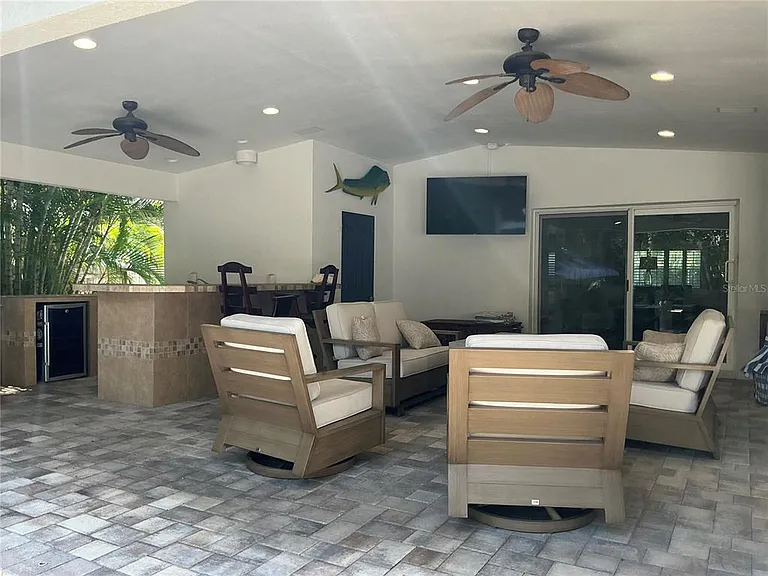 370 Foster Ln — Photo 36