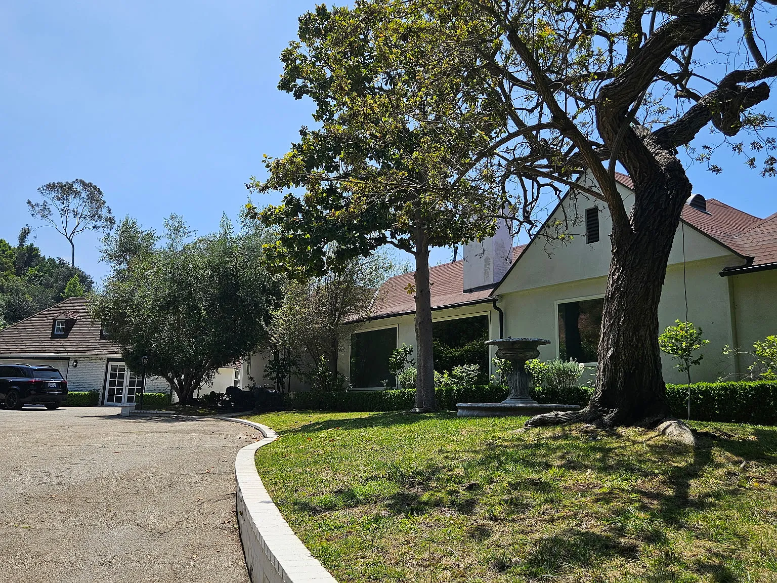 3 bed, 3.5 bath, 1859 sqft, $11,500 — Photo 4