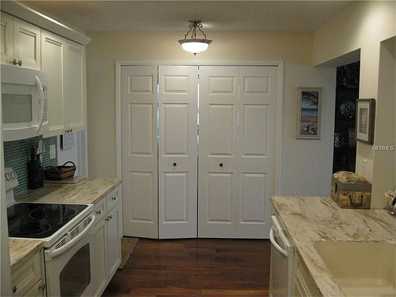 4th image of 9927 39th St N