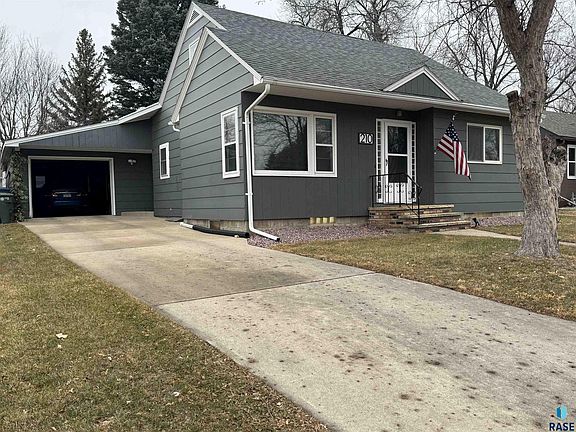2nd image of 210 W Barck Ave