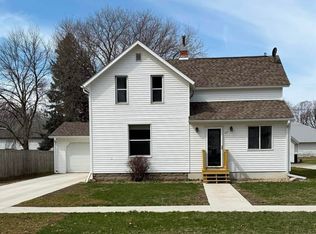 121 S Hamburg St, Holstein, IA 51025