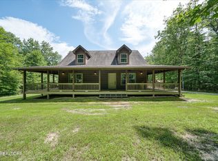 424 Wilderness Ln, Jamestown, TN 38556