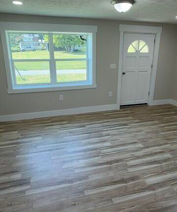 2nd image of 110 Maple St