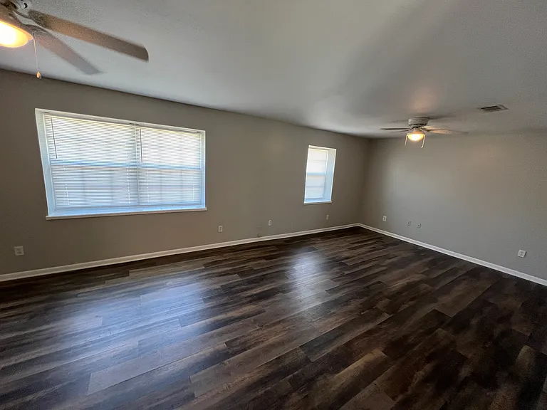 6311 Louisville Ave — Photo 8