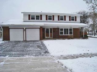 752 Milbeck Ave, Elk Grove Village, IL 60007