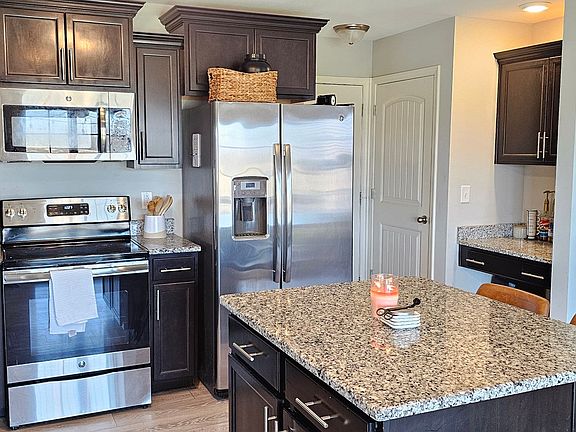5th image of 732 Crestone Ln