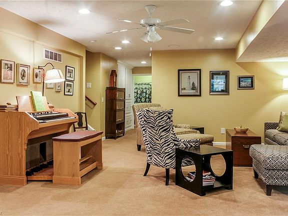 5th image of 5039 Lake Forest Dr