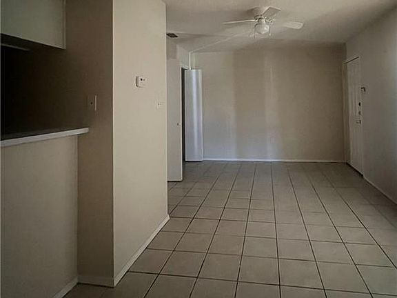 4th image of 118-120 Gastel Cir #11