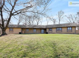 1085 S Wyckford Rd, Olathe, KS 66061