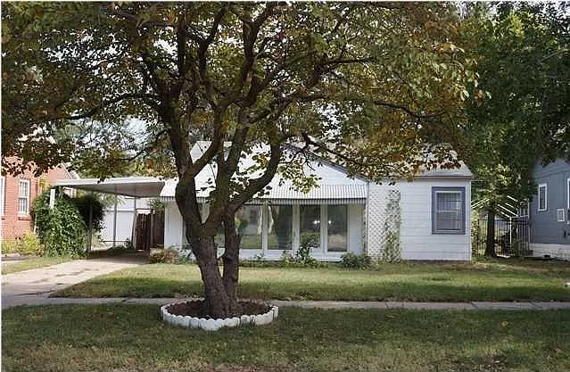 532 S Richmond St — Photo 1