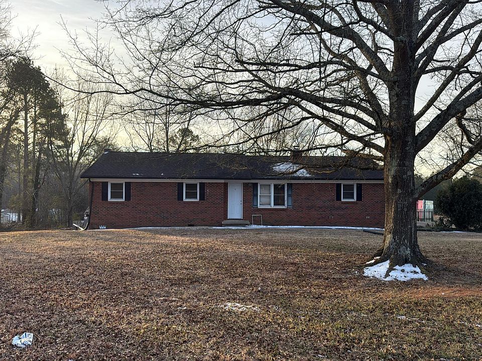 1st image of 304 Holly Ridge Rd