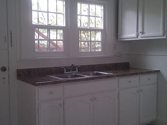 4th image of 3977 S Harvard Blvd