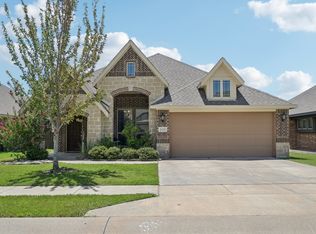 109 Gateway Dr, Alvarado, TX 76009