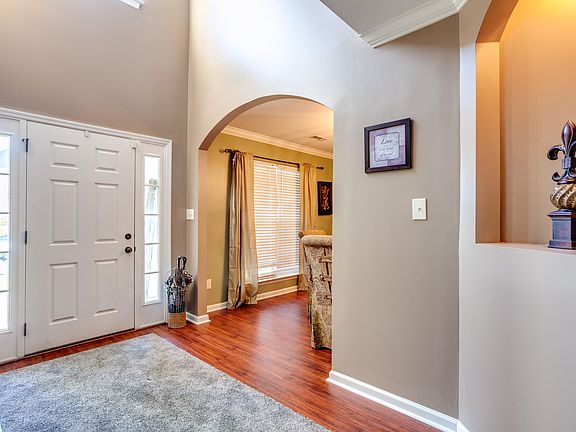 3rd image of 2824 Red Ellis Ln