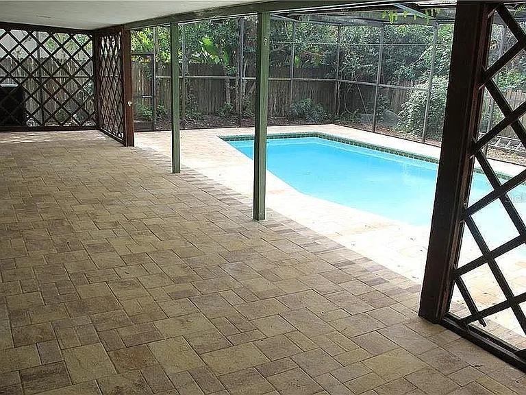 1939 Arvis Cir W — Photo 29