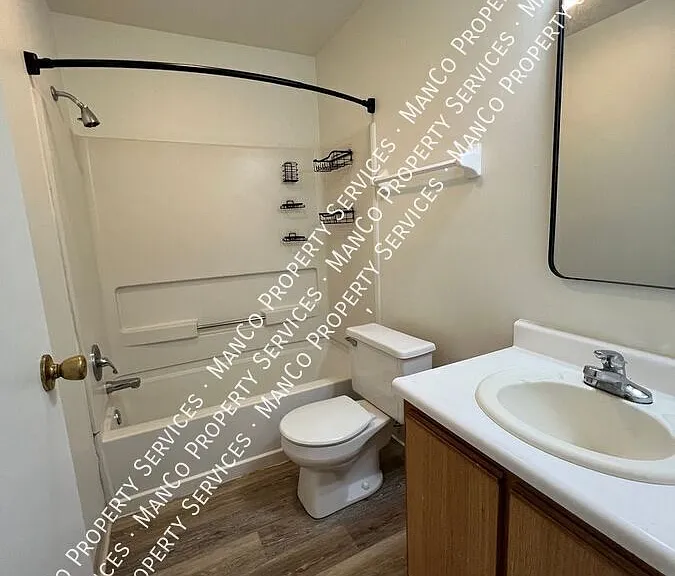1206 Union Blvd #304 — Photo 10