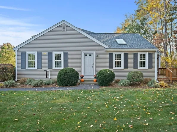 25 Reservoir Rd APT D10, Pembroke, MA 02359