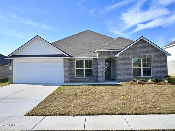 639 Griffiths Ct, Breaux Bridge, LA 70517