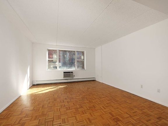5th image of 301 Elizabeth St #910