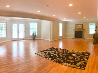 10735 Hunting Ln FLOOR 1, Rockville, MD 20850