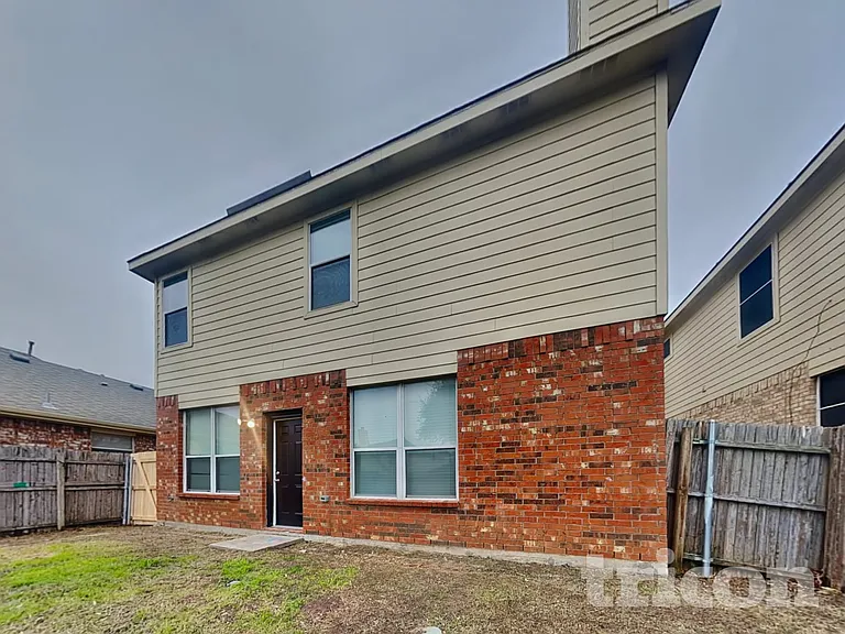 2705 Lynx Ln — Photo 16