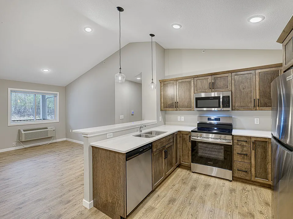 102 Ridge Rd