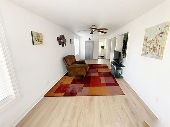 5th image of 14 Bank Rd #16
