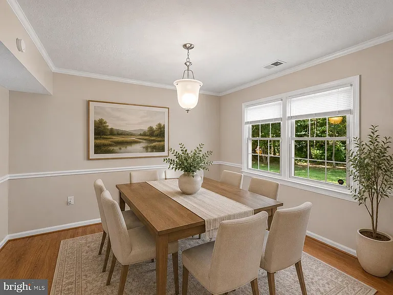 2324 Kent Ct — Photo 5
