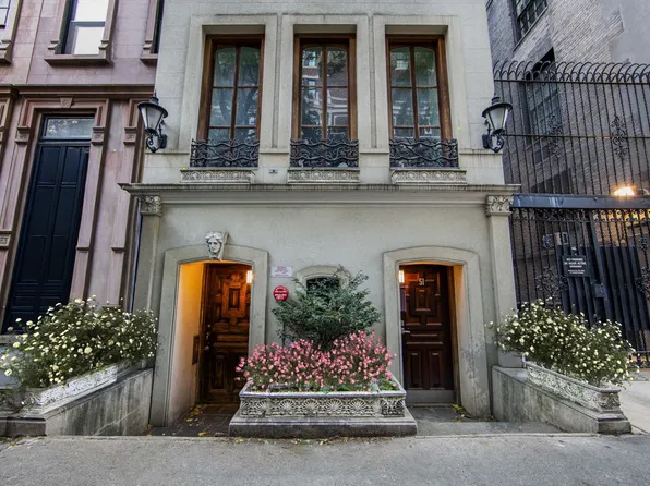 51 East 63rd Street image 22 of 23