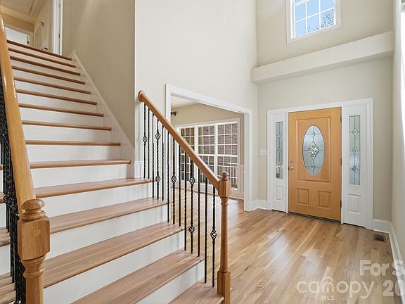 5th image of 3735 Gordon St