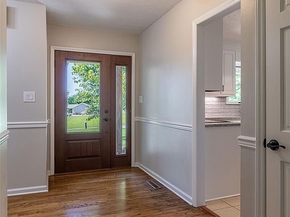 5th image of 1130 Mountain Breeze Dr
