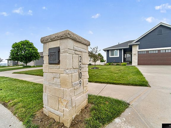 3rd image of 2609 Aberdeen Dr