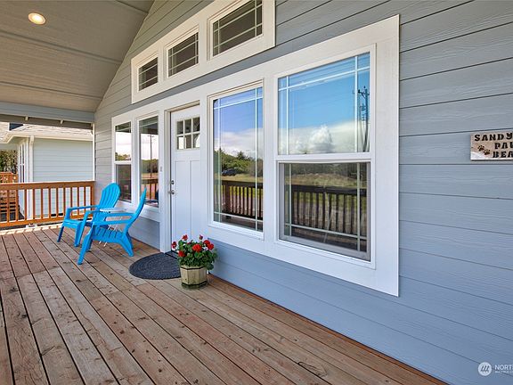 4th image of 905 Ocean Shores Boulevard SW