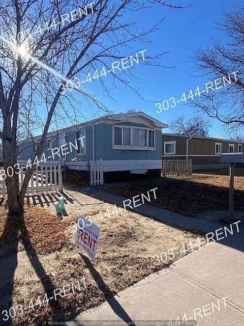 2 bed, 1.0 bath, 840 sqft, $1,295 — Photo 2