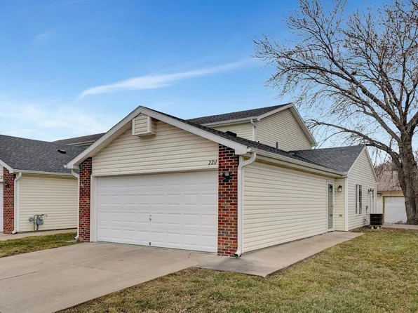 2211 W Todd Ln, Lincoln, NE 68528