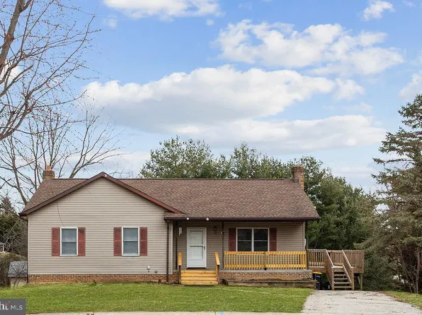 225 Bragg Cir, Hanover, PA 17331