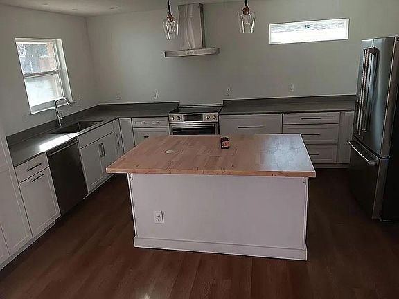 5th image of 526 Lakeside Dr #1